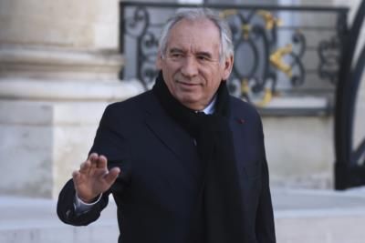 France's New PM Faces Budget Crisis Amid Political Instability