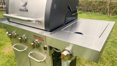 Natural gas vs propane grills: which fuel delivers on flavor?