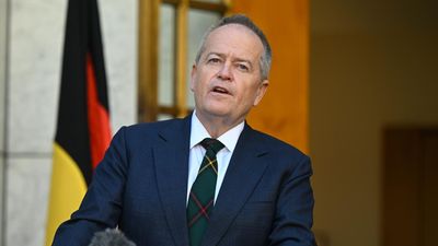 Bill Shorten to quit politics early, sparking reshuffle