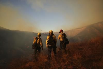 International Support Pours In For Los Angeles Firefighters