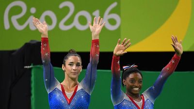 Aly Raisman Classily Congratulates Simone Biles on SI Sportsperson of the Year Award