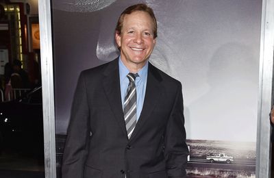 Steve Guttenberg chooses to 'stand and fight' amid wildfires