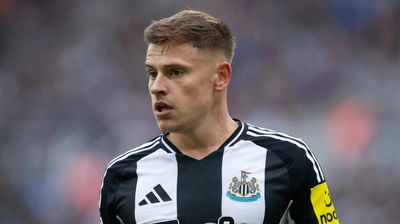 Newcastle Injury Update: Howe Confirms Isak & Barnes Status