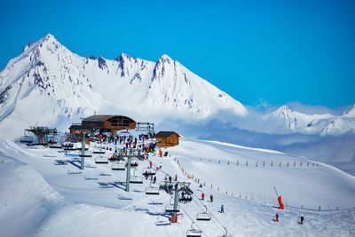 French investigate woman’s death in ‘extremely fast and violent’ collision between two British skiers in Alps