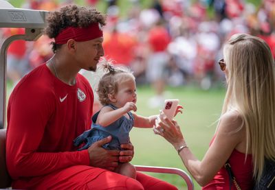 Chiefs QB Patrick Mahomes reflects on the birth of his daughter: ‘Brittany crushed it’