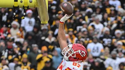 Travis Kelce Did Something Classy With Tony Gonzalez’s Money for TD Celebration Fine