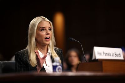 Bondi insists she has no "enemies list"