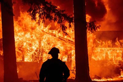 Outrage As LA Millionaires Pay Up To $10,000 Daily For Private Firefighters To Protect Their Homes