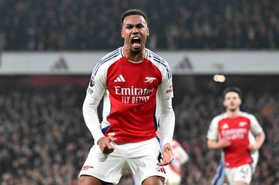 Arsenal 2-1 Tottenham: Gunners come from behind in north London derby to close gap to Liverpool