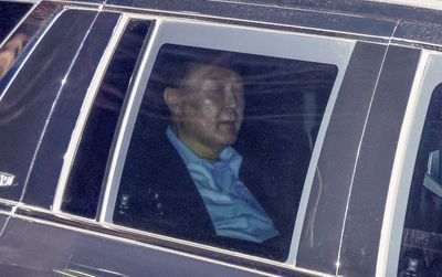 Lawyers of detained South Korean president say he will reject questioning by investigators