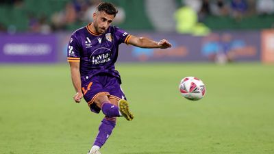 Carluccio leaves rebuilding Glory for Wanderers return