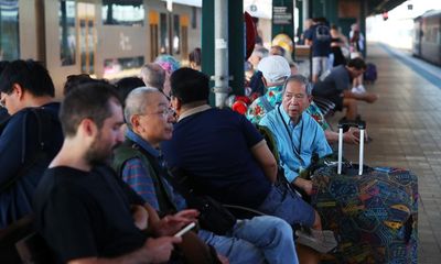 Sydney train disruptions to cease for now after rail unions ordered to halt industrial action until next week