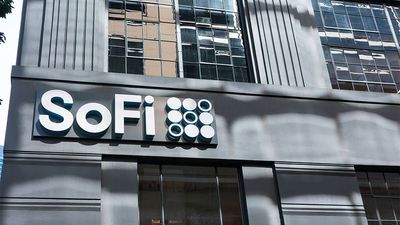 Option Trade On SoFi Can Return 6% By Month's End