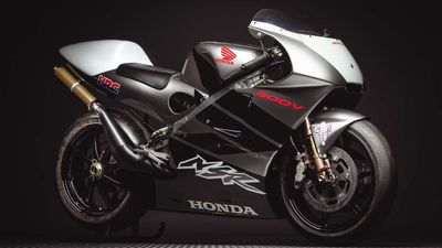 Some Lucky Rider Just Snagged a Never-Started Honda NSR500V Grand Prix Bike