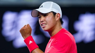 American Teen Tennis Phenom Upsets Daniil Medvedev in Australian Open Five-Set Thriller