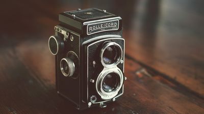 Why has no-one made a digital TLR camera, or is it only me that wants one?