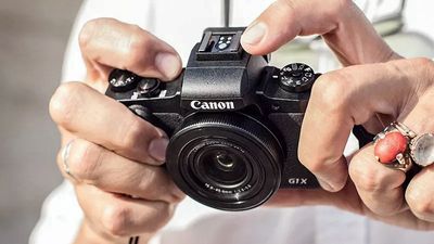 Why the hell is the Canon G1 X so popular right now? Trust me, it's not just Gen Z nonsense…