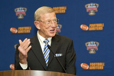 Lou Holtz takes shot at Ohio State head coach Ryan Day before National Championship