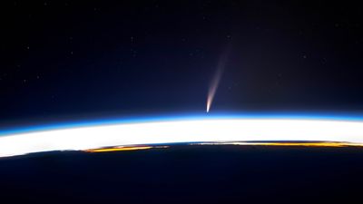 'Totally amazing' astronaut photo captures comet C/2024 G3 ATLAS shooting past Earth from the ISS