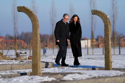 Keir Starmer visits ‘harrowing’ Auschwitz and vows renewed fight against antisemitism