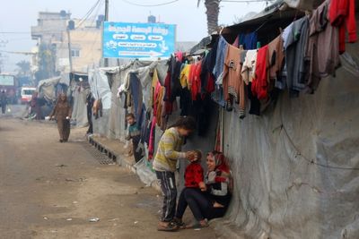 Displaced Gazans Awaiting Truce So They Can Go Home