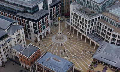 FTSE 100 hits record as interest rate hopes push down UK borrowing costs