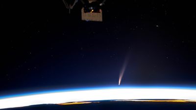 Bright comet G3 ATLAS seen from space in new astronaut photo