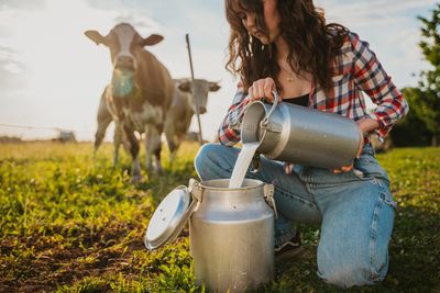 RFK Jr. drinks raw milk—as do many others, spending up to $21 a gallon. What are the risks and benefits?