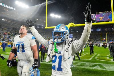 Amik Robertson captures the Lions Good Guy Award