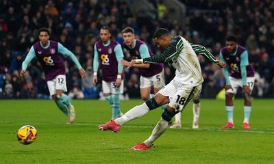 Burnley’s Parker hails ‘special’ Trafford after penalty saves deny Sunderland