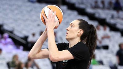 League Co-Founder Breanna Stewart Tallies First Basket in Unrivaled History