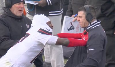 Kris Boyd weirdly shoved Texans’ special teams coach Frank Ross after Chiefs’ kickoff return