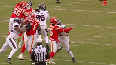 NFL Fans Rip Refs After Patrick Mahomes, Chiefs Benefit From Questionable Call