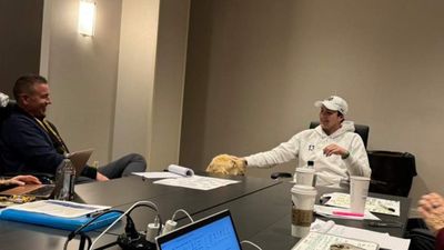 Kirk Herbstreit's Dog Peter Helps ESPN Interview Notre Dame QB Riley Leonard