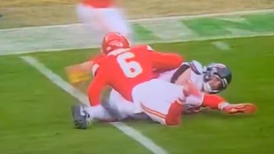 Chiefs DB Seemed to Get Away With Illegal Move Against Texans