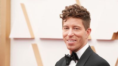 Shaun White swears by a cult-favorite candle with an elevated design – and it's the perfect hostess gift for 2025