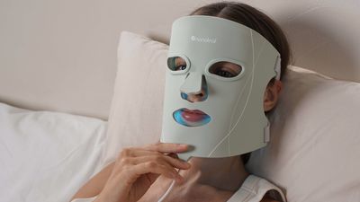 5 reasons you should use your LED face mask before you sleep