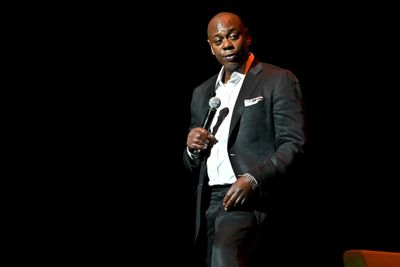 Chappelle pleads with Trump on "SNL"