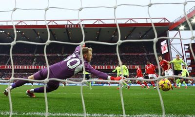 Rampant Nottingham Forest beat rock-bottom Southampton despite late flurry