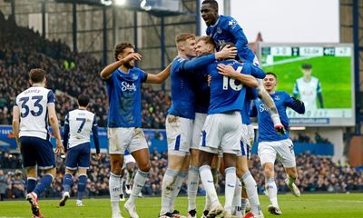 Everton sink Tottenham with first-half blitz to give David Moyes first win