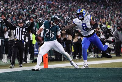 Sights and sounds from first half as Eagles holds a 13-10 lead over Rams in divisional round