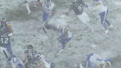 Eagles Force Huge Snow Fumble Thanks to Jalen Carter’s Perfect Punch