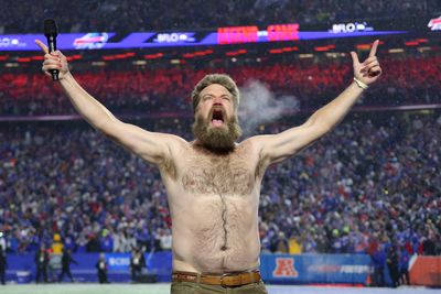 Ryan Fitzpatrick energizes Bills fans by ripping off shirt