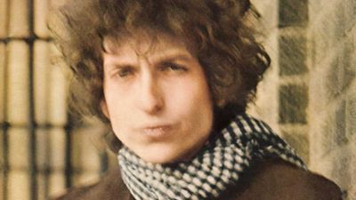 "A unique album, bursting with intelligence, creativity, and shining musicianship": Bob Dylan creates a watershed in the history of music with Blonde On Blonde