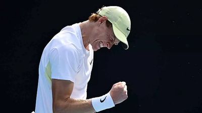 Australian Open 2025: Jannik Sinner battles dizzy spells to reach quarter-finals