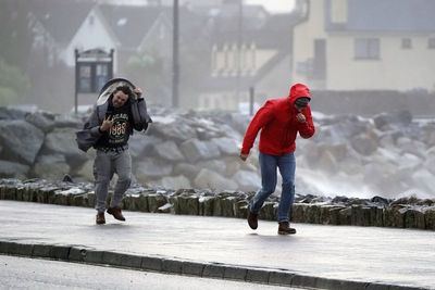 ‘Weather bomb’ to sweep strong winds and heavy rain across UK this weekend