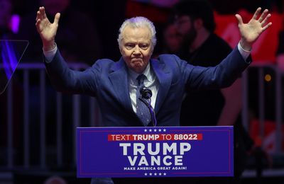 Donald Trump: Call Jon Voight, Sylvester Stallone and Mel Gibson 'Mr Ambassador'