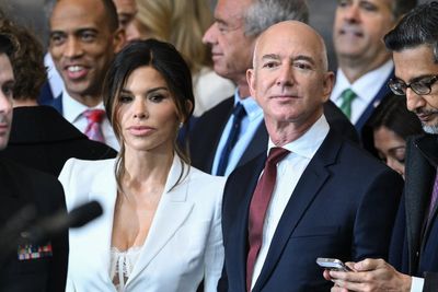 Jeff Bezos’ fiancée Lauren Sanchez draws harsh reactions with lingerie-inspired inauguration outfit