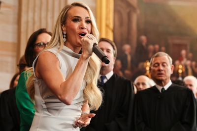 Carrie Underwood’s Trump inauguration performance hit by technical issues as singer forced to go a cappella