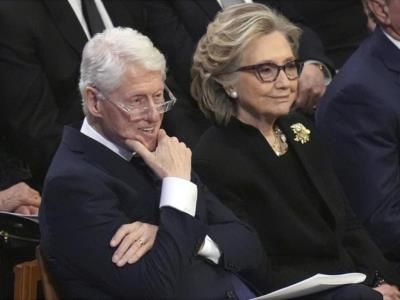 Clintons Leave Inauguration Lunch Early